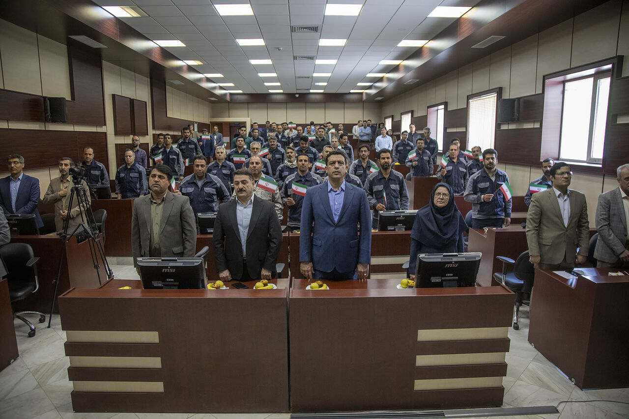 سیم‌بانان و دکل‌بانان صنعت برق در کرمانشاه تجلیل شدند