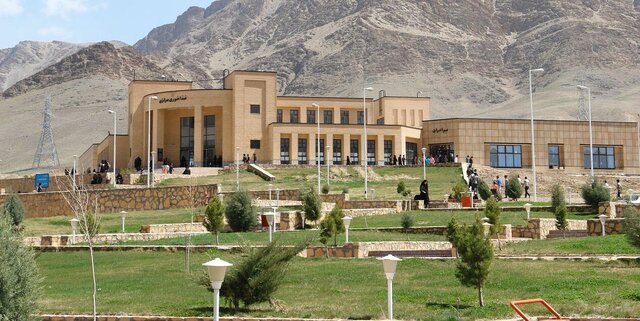 انعقاد تفاهم‌نامه احداث نیروگاه خورشیدی 5 مگاواتی در دانشگاه ملایر