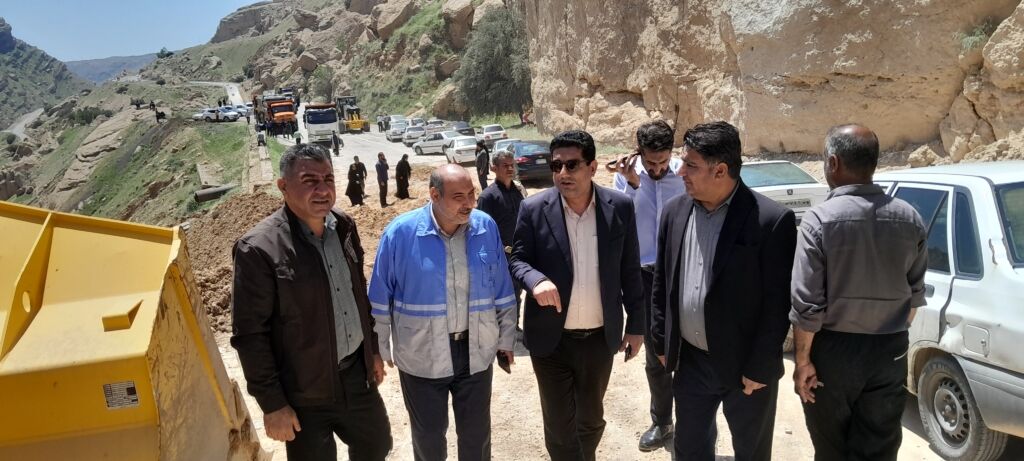 استحکام‌بخشی جاده مسجدسلیمان به اندیکا برای تردد عادی در حال انجام است