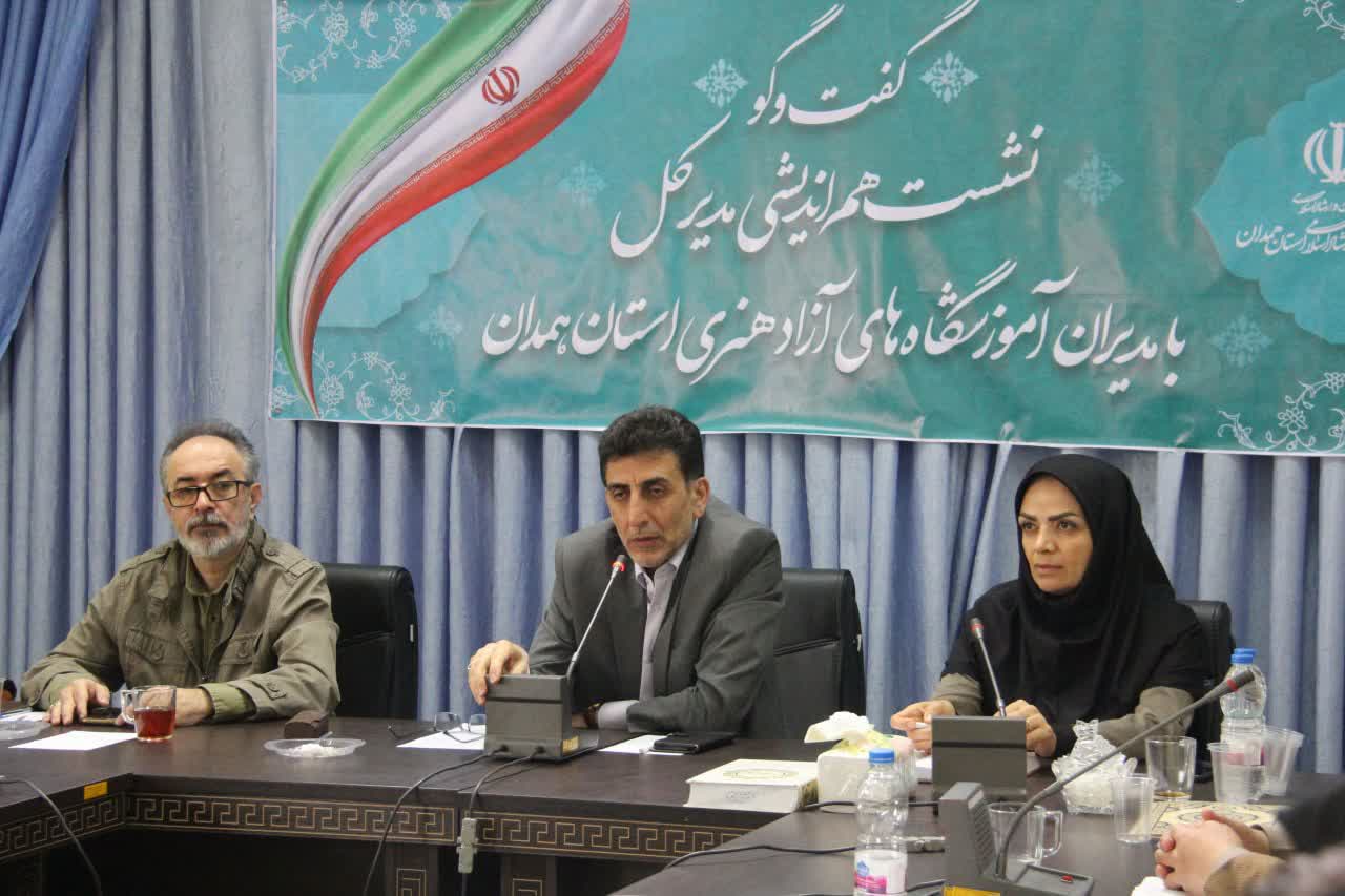 برگزاری نمایشگاه هنرهای تجسمی در همدان کم‌رنگ شده است