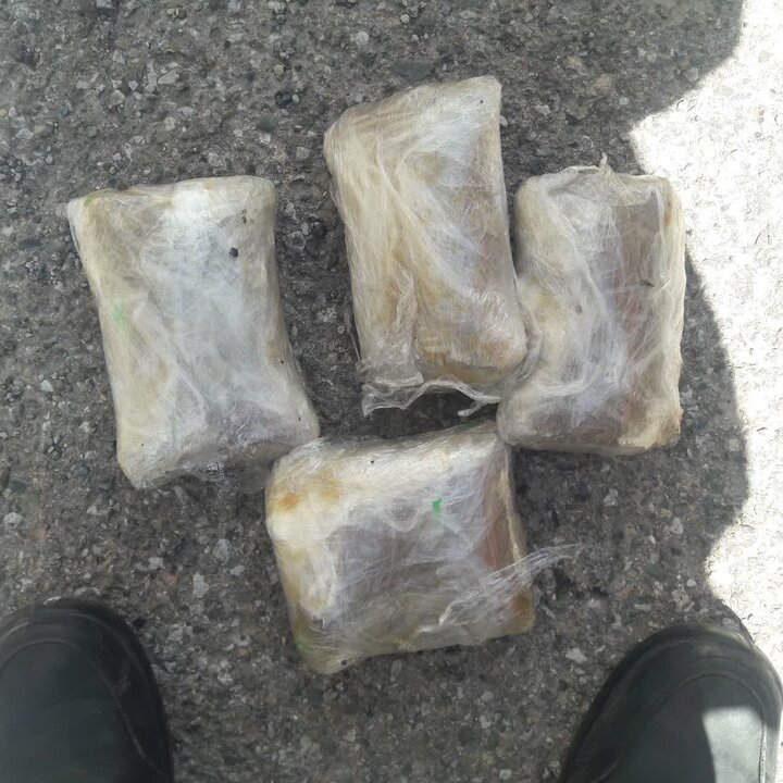 کشف 4 کیلوگرم مواد مخدر در بار گوجه‌ فرنگی در همدان