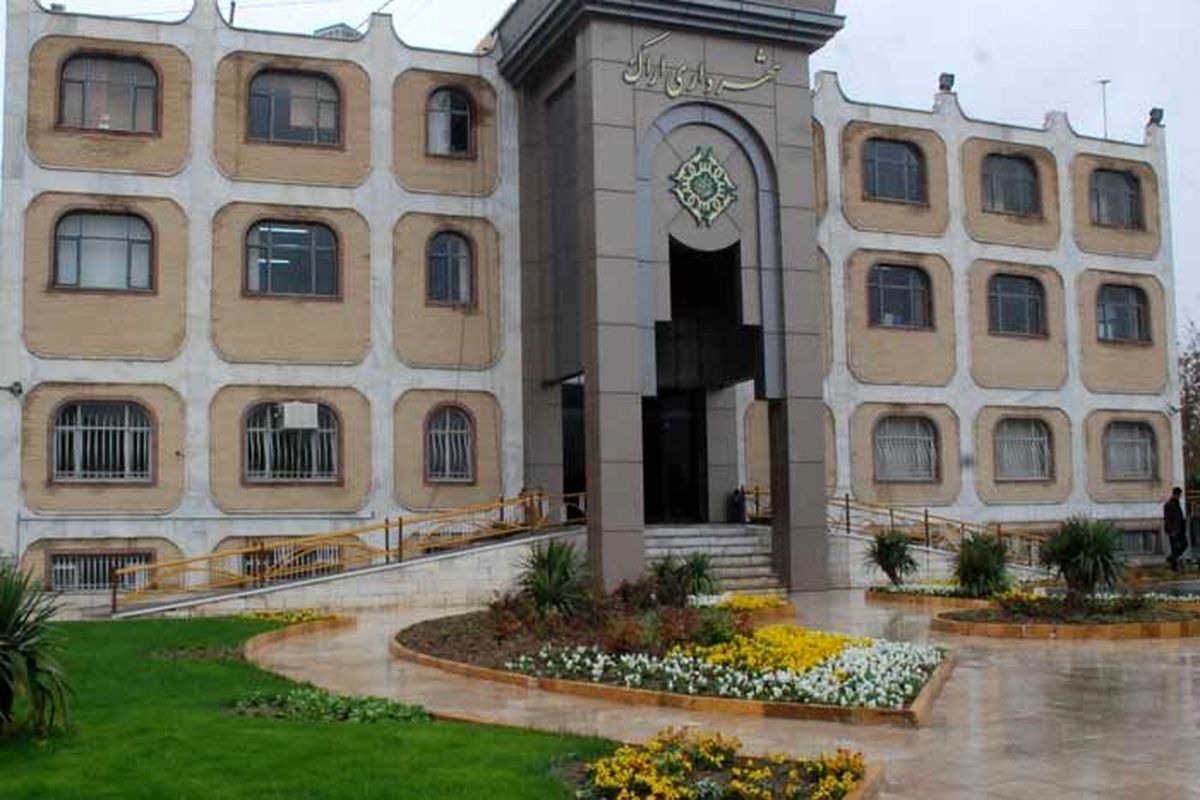 توجه به مطالبات کارکنان شهرداری همواره مورد تاکید استاندار بوده است