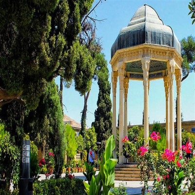 گردشگری ادبی؛ وقتی واژه‌ها مقصد سفر می‌شوند