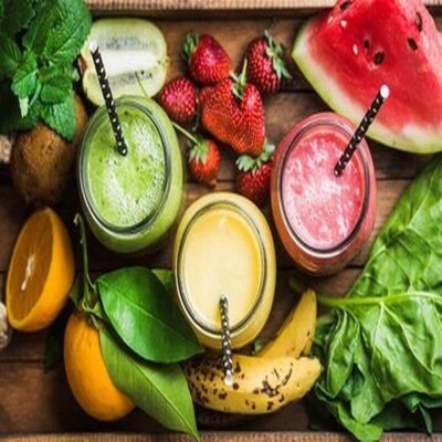 اسموتی یا آبمیوه؛ کدام سالم‌تر است؟