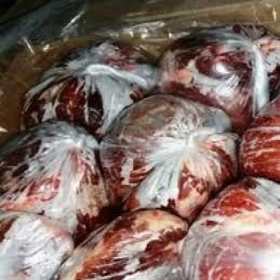 کشف 50 کیلوگرم گوشت تاریخ‌گذشته و پلمب واحدهای متخلف در همدان