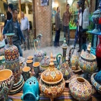 بازارچه دائمی؛ مطالبه‌ دیرین و بی‌‌پاسخ هنرمندان صنایع‌دستی همدان