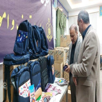 سبقت خیریه وقف در ملایر با توزیع 2000 بسته مهر تحصیلی